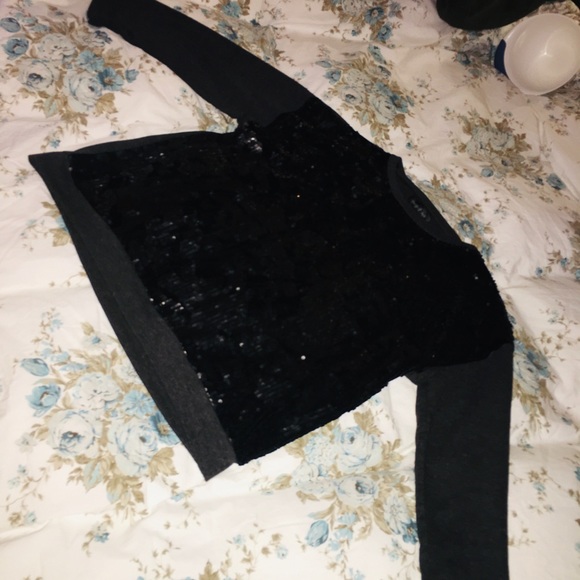 Sweater - Picture 1 of 5